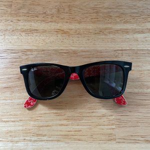 Ray-Ban Black Wayfarer Sunglasses with internal print